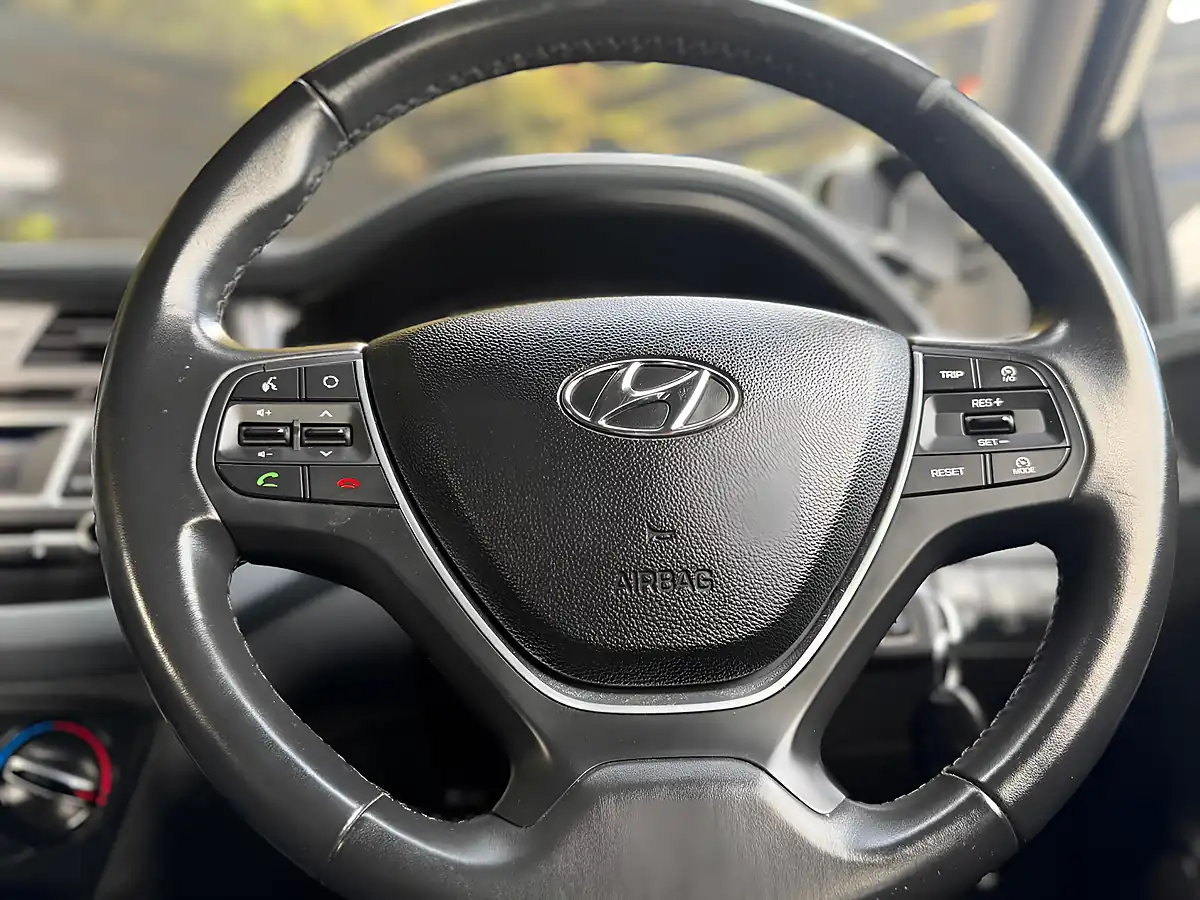 Used 2017 Hyundai I20 Se White - Interior and Exterior details 17