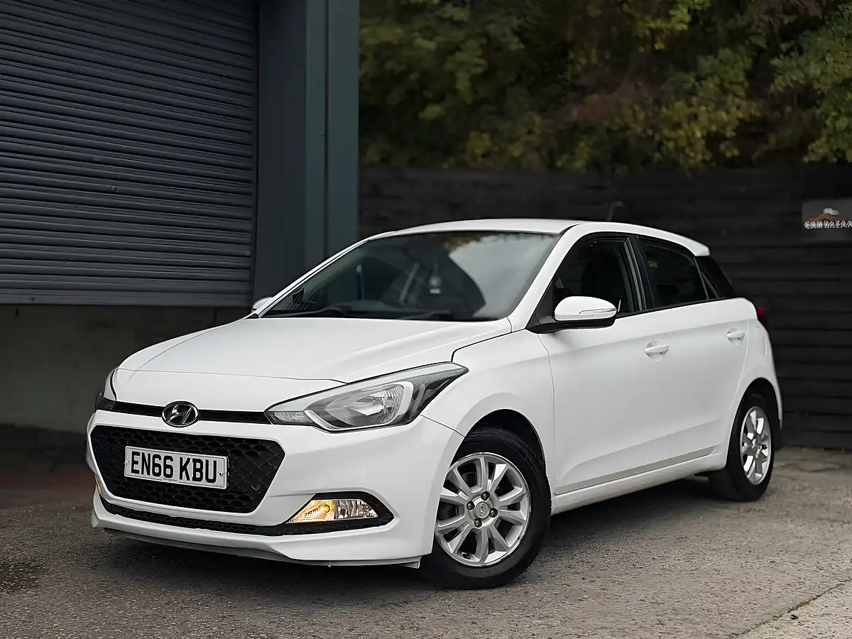 Used 2017 Hyundai I20 Se White - Interior and Exterior details 20