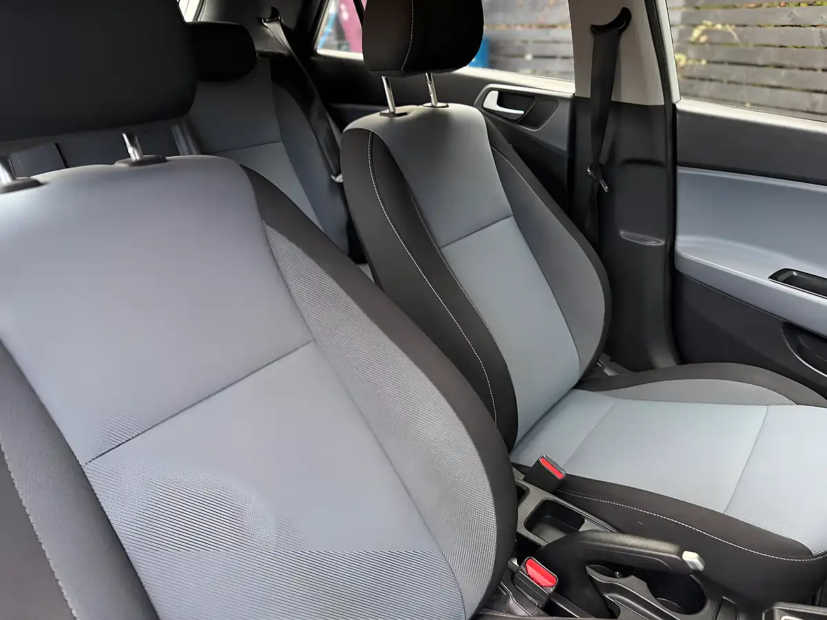 Used 2017 Hyundai I20 Se White - Interior and Exterior details 9