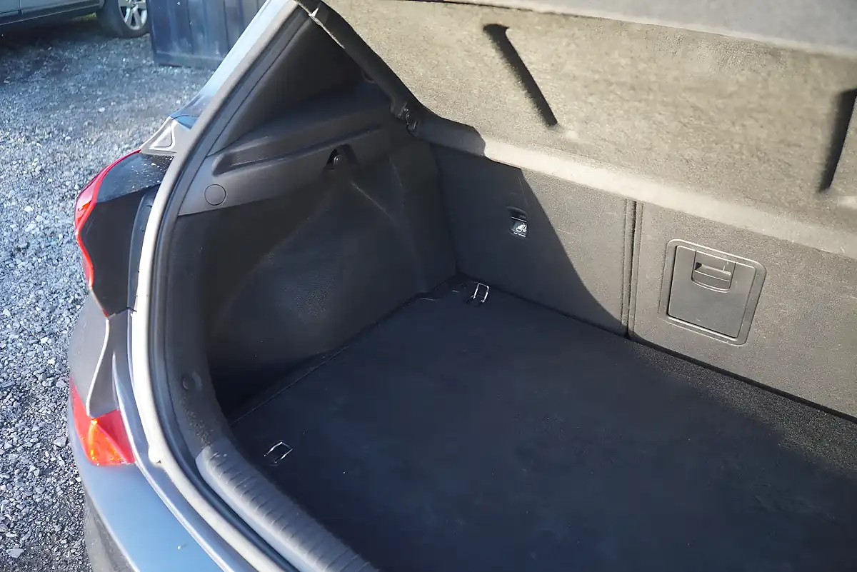 Used 2017 Hyundai I30 Blue Drive Se Nav Grey - Interior and Exterior details 11