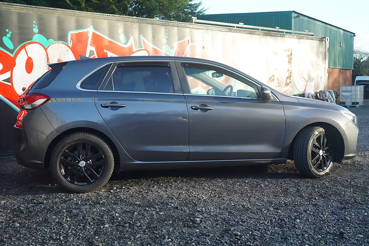 Used 2017 Hyundai I30 Blue Drive Se Nav Grey - Interior and Exterior details 12