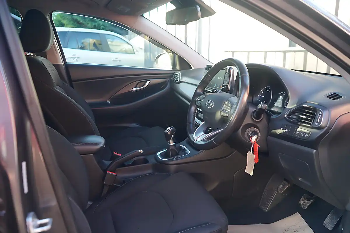 Used 2017 Hyundai I30 Blue Drive Se Nav Grey - Interior and Exterior details 14