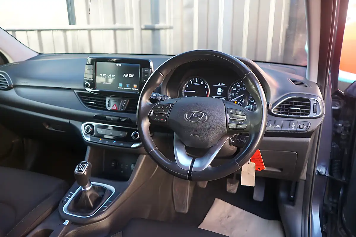 Used 2017 Hyundai I30 Blue Drive Se Nav Grey - Interior and Exterior details 17