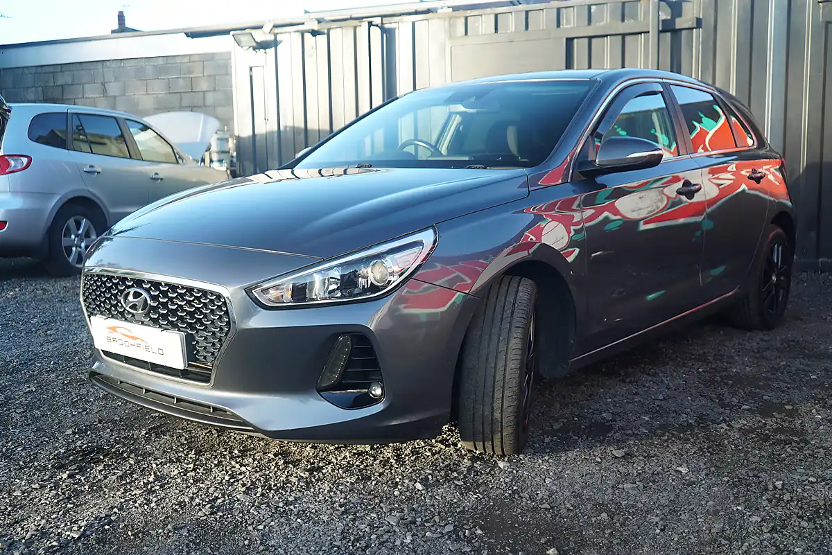 Used 2017 Hyundai I30 Blue Drive Se Nav Grey - Interior and Exterior details 7