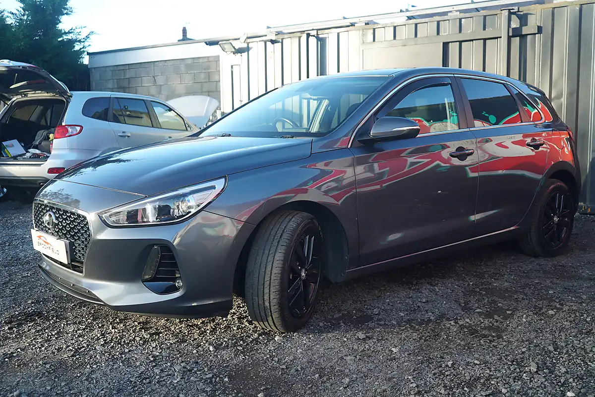 Used 2017 Hyundai I30 Blue Drive Se Nav Grey - Interior and Exterior details 8
