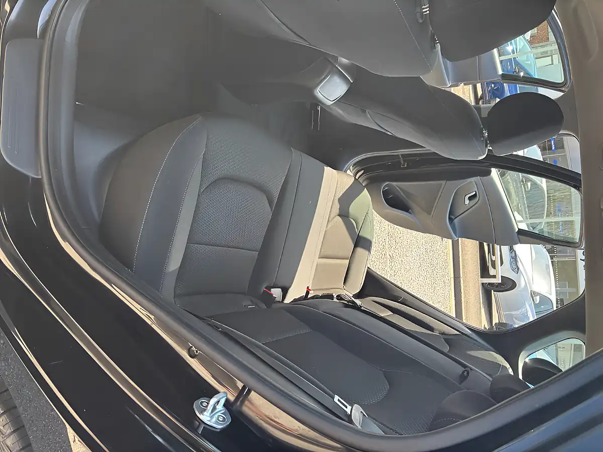 Used 2017 Hyundai i30 Estate Black - Interior and Exterior details 5