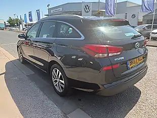 Used 2017 Hyundai i30 Estate Black - Interior and Exterior details 6