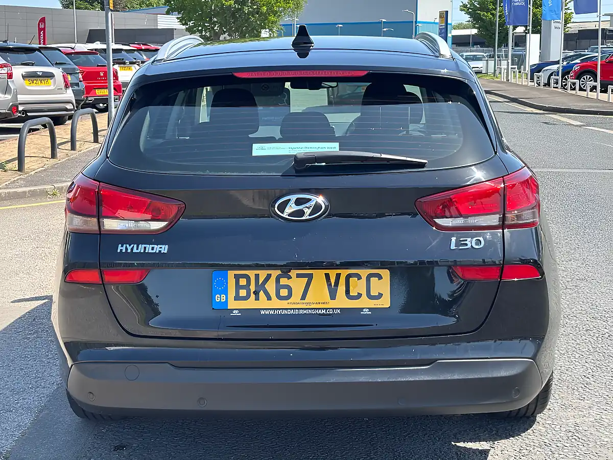 Used 2017 Hyundai i30 Estate Black - Interior and Exterior details 7