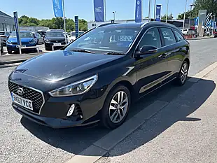 Used 2017 Hyundai i30 Estate Black - Interior and Exterior details 9