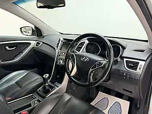 Used 2017 Hyundai I30 Premium Silver - Interior and Exterior details 11