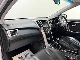 Used 2017 Hyundai I30 Premium Silver - Interior and Exterior details 13