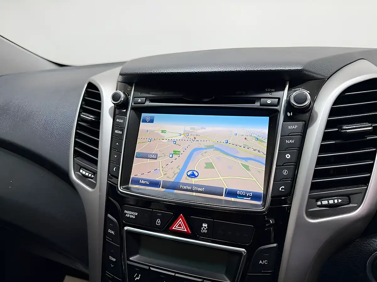 Used 2017 Hyundai I30 Premium Silver - Interior and Exterior details 19
