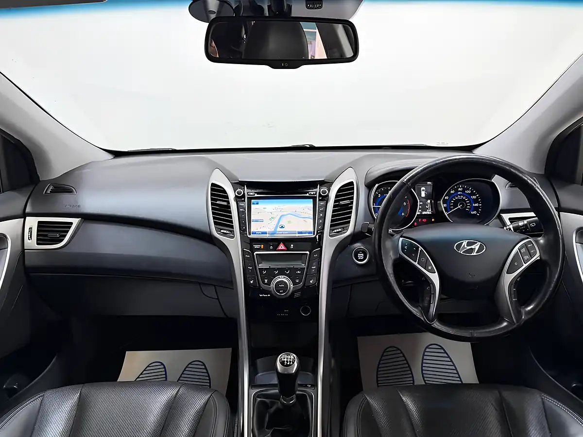 Used 2017 Hyundai I30 Premium Silver - Interior and Exterior details 4
