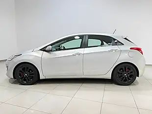 Used 2017 Hyundai I30 Premium Silver - Interior and Exterior details 5