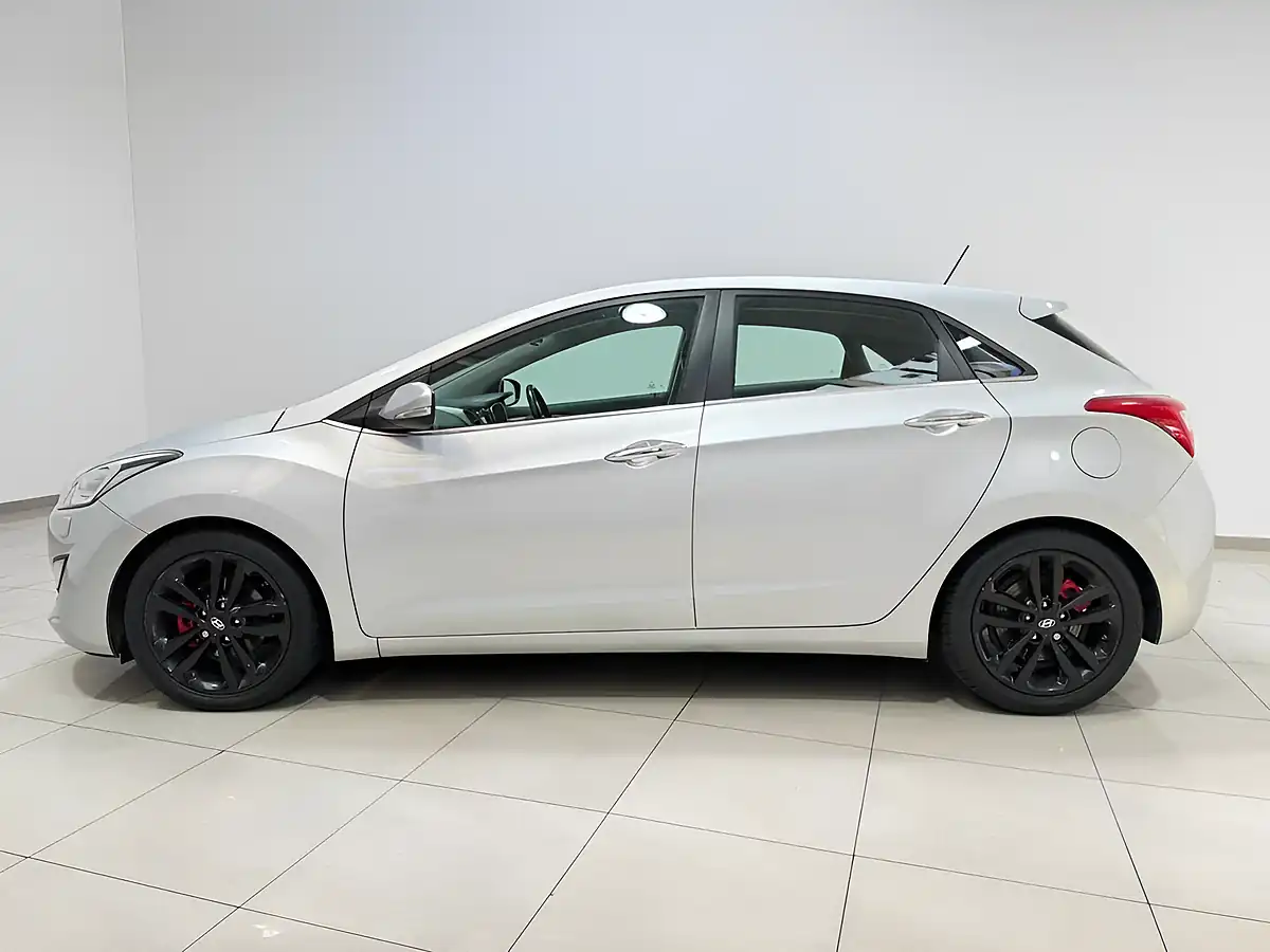 Used 2017 Hyundai I30 Premium Silver - Interior and Exterior details 5