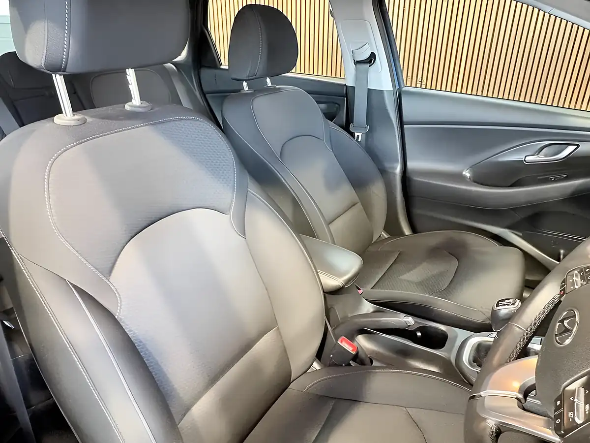 Used 2017 Hyundai i30 Se Nav Blue - Interior and Exterior details 13