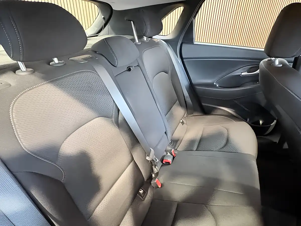 Used 2017 Hyundai i30 Se Nav Blue - Interior and Exterior details 14