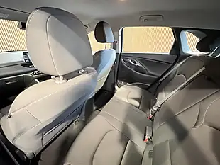 Used 2017 Hyundai i30 Se Nav Blue - Interior and Exterior details 16