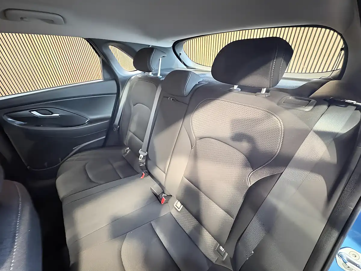 Used 2017 Hyundai i30 Se Nav Blue - Interior and Exterior details 17