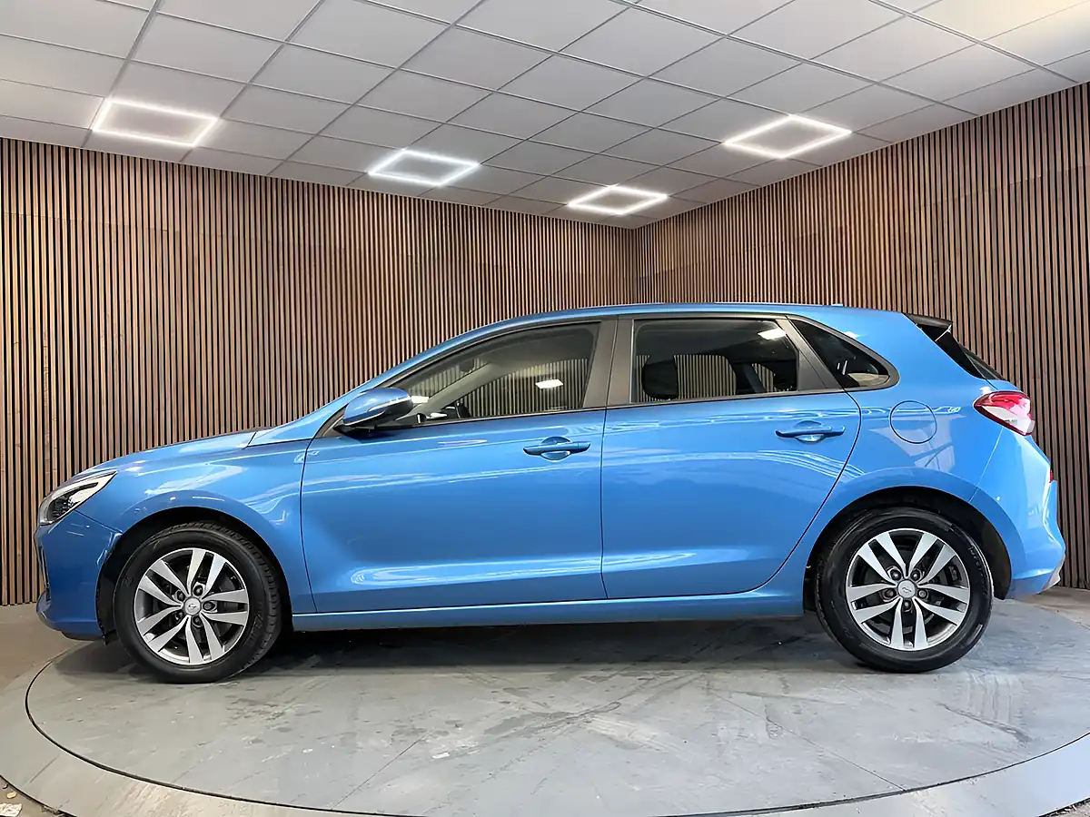 Used 2017 Hyundai i30 Se Nav Blue - Interior and Exterior details 5
