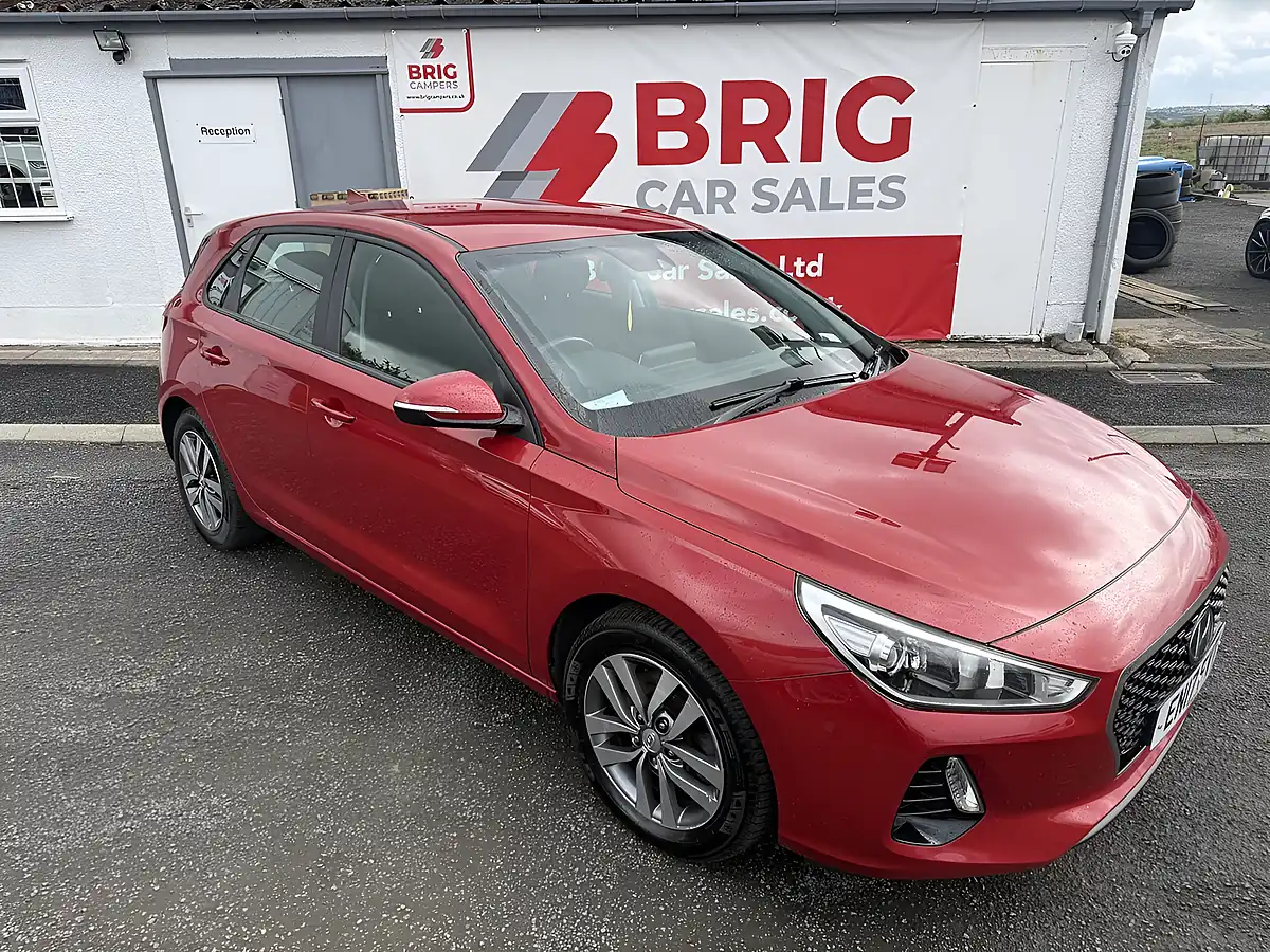 Used 2017 Hyundai i30 Se Nav Red - Front View