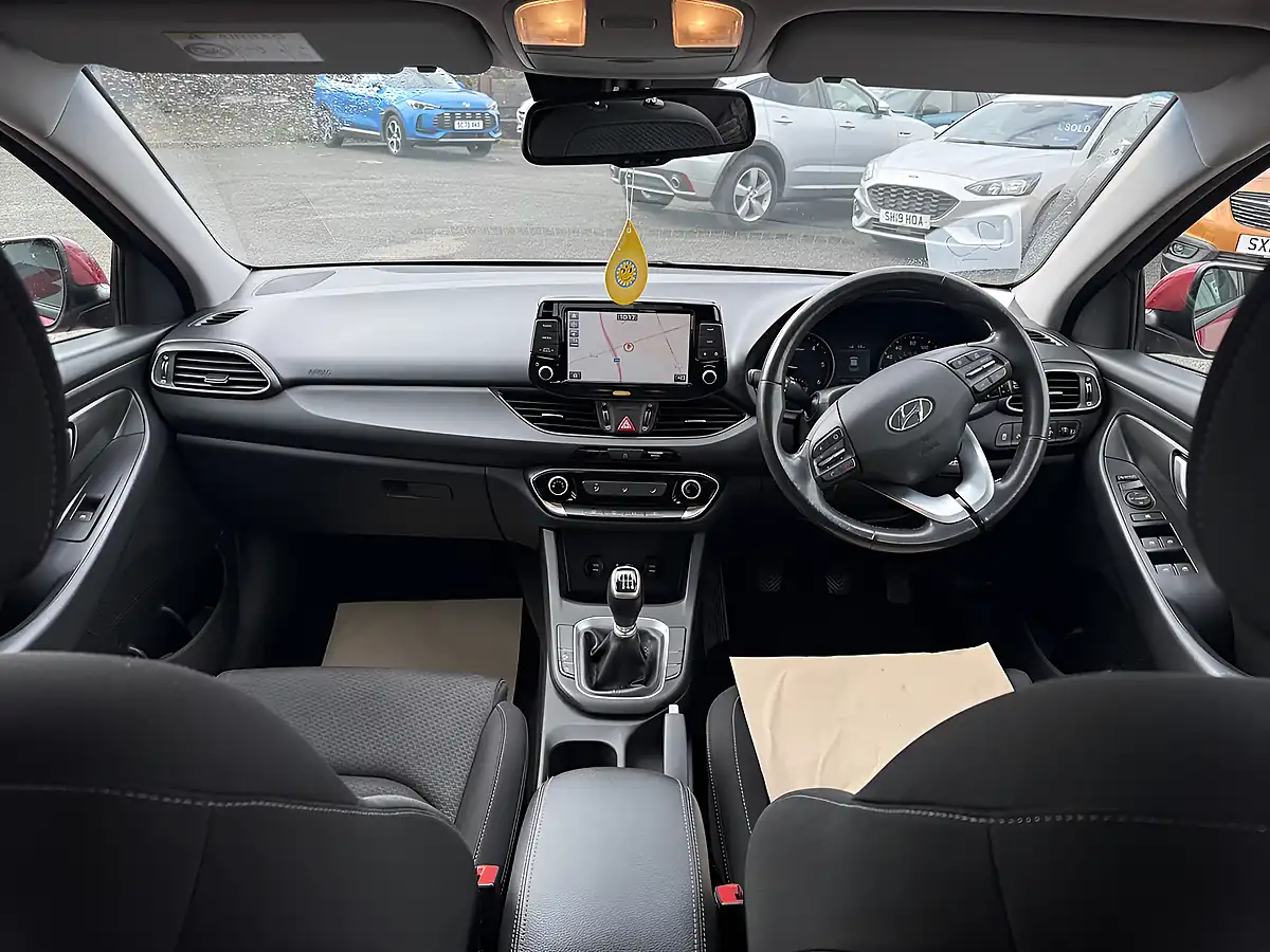 Used 2017 Hyundai i30 Se Nav Red - Interior and Exterior details 10