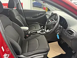 Used 2017 Hyundai i30 Se Nav Red - Interior and Exterior details 12