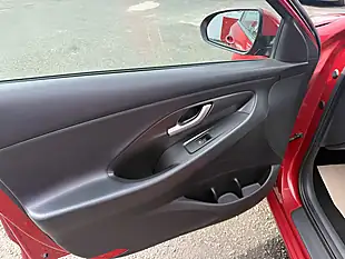Used 2017 Hyundai i30 Se Nav Red - Interior and Exterior details 16