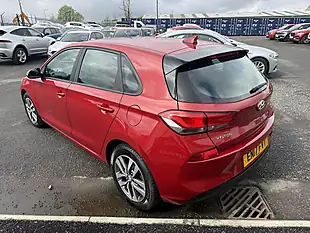 Used 2017 Hyundai i30 Se Nav Red - Interior and Exterior details 4