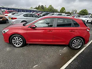 Used 2017 Hyundai i30 Se Nav Red - Interior and Exterior details 8