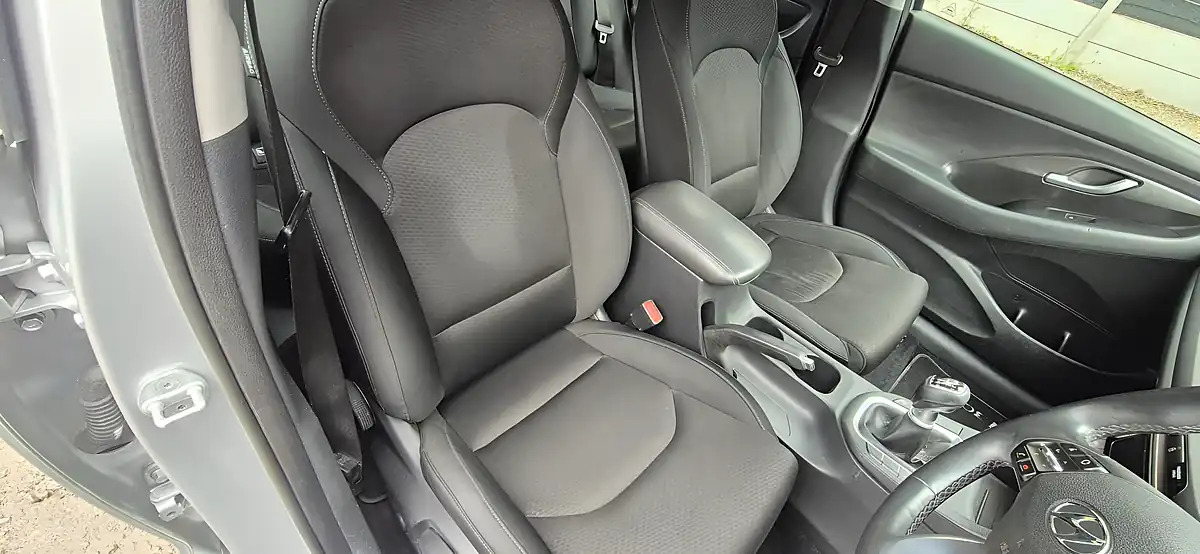 Used 2017 Hyundai I30 Se Nav Silver - Interior and Exterior details 11