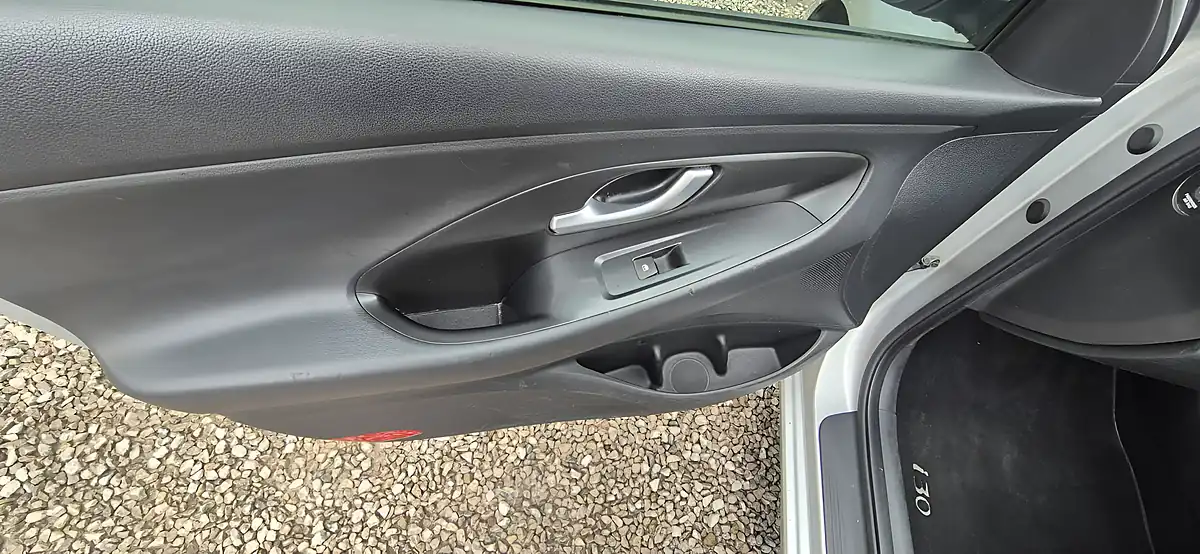 Used 2017 Hyundai I30 Se Nav Silver - Interior and Exterior details 18