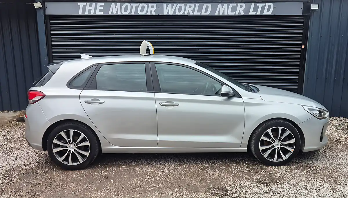 Used 2017 Hyundai I30 Se Nav Silver - Interior and Exterior details 4