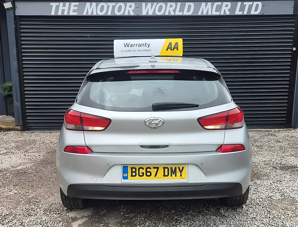 Used 2017 Hyundai I30 Se Nav Silver - Interior and Exterior details 6