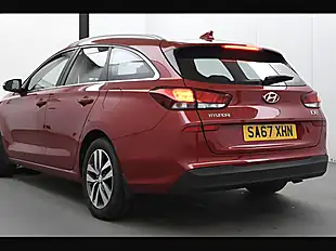Used 2017 Hyundai i30 Se Nav Tourer Red - Interior and Exterior details 12