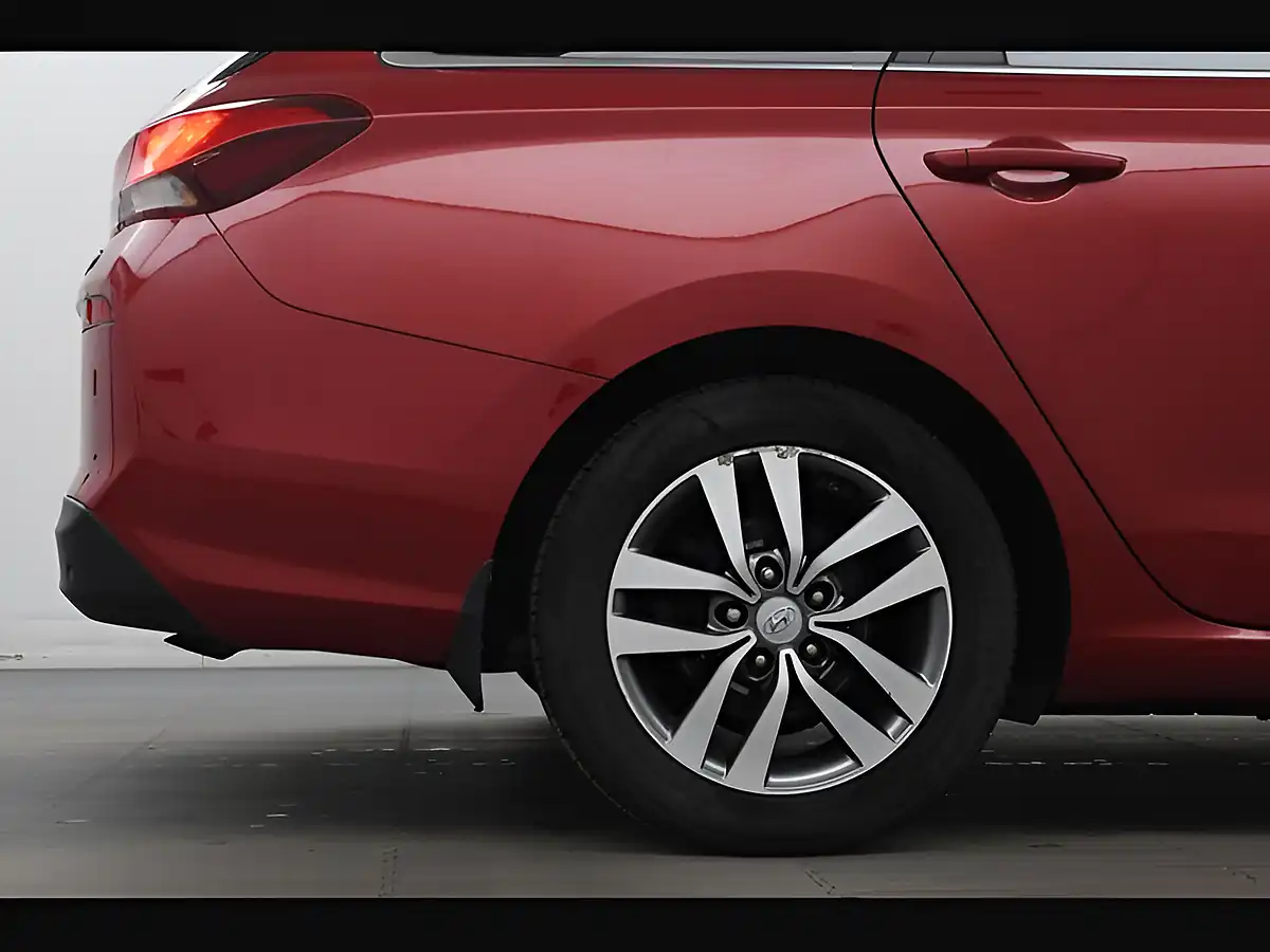Used 2017 Hyundai i30 Se Nav Tourer Red - Interior and Exterior details 19