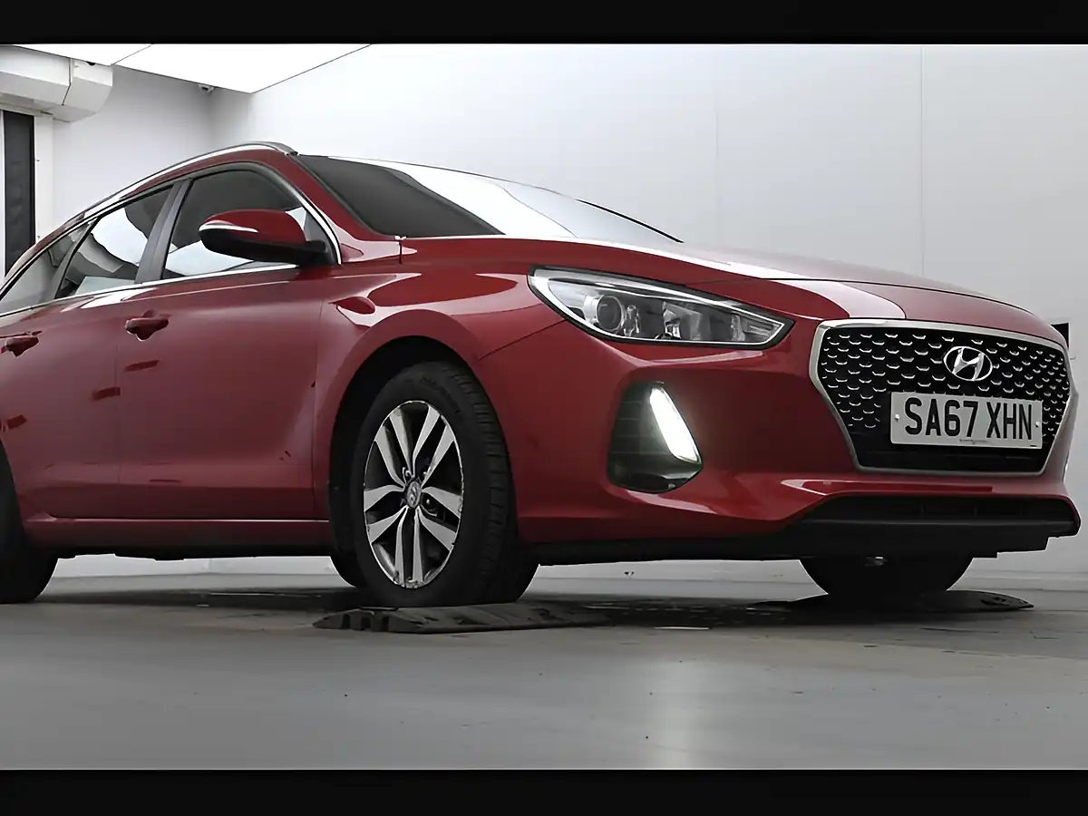Used 2017 Hyundai i30 Se Nav Tourer Red - Interior and Exterior details 2
