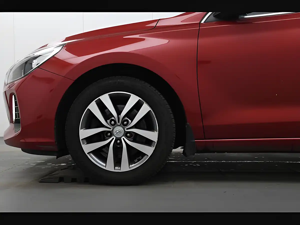 Used 2017 Hyundai i30 Se Nav Tourer Red - Interior and Exterior details 8