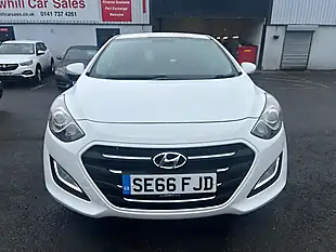 Used 2017 Hyundai I30 Se White - Interior and Exterior details 3