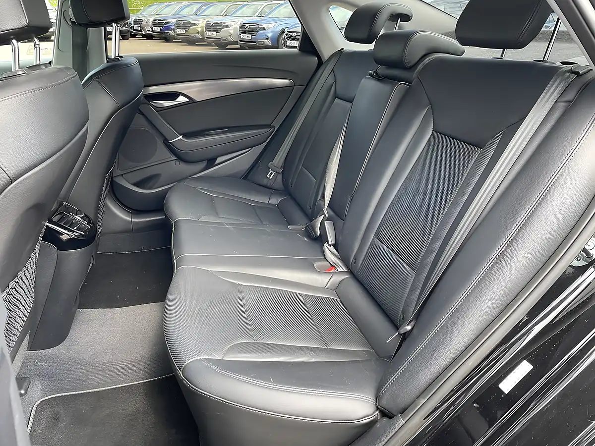 Used 2017 Hyundai i40 Se Nav Business Phantom Black - Interior and Exterior details 9