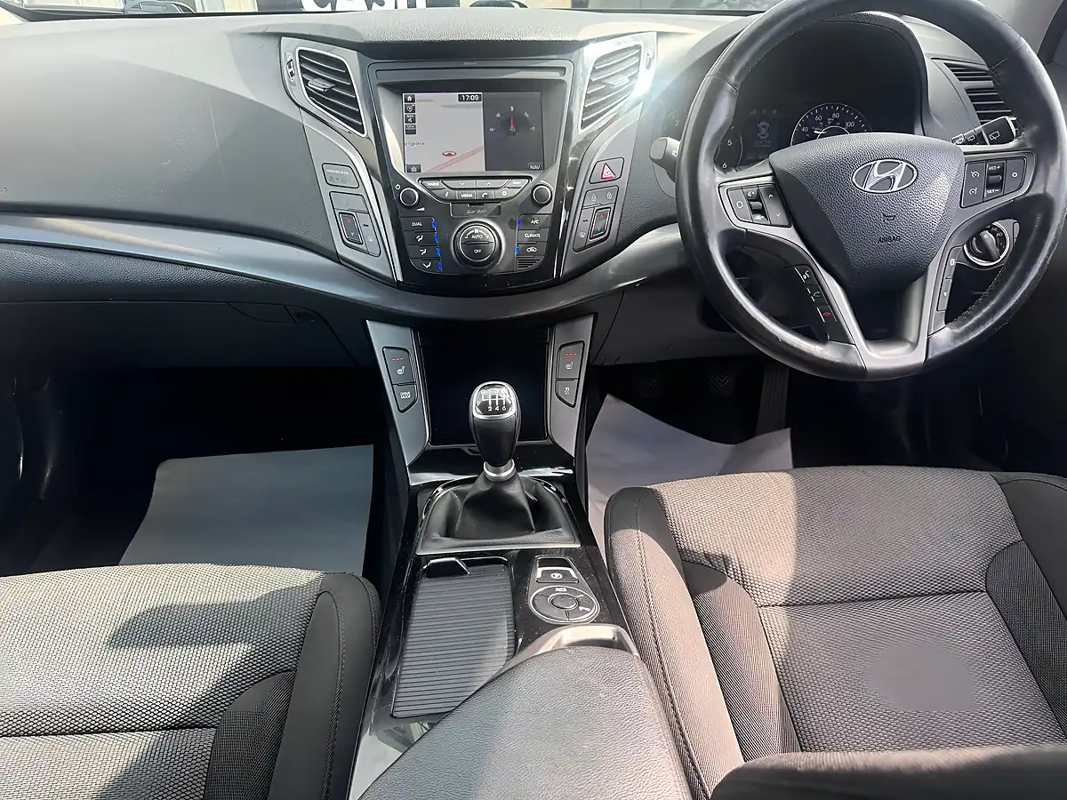 Used 2017 Hyundai i40 Se Nav - Interior and Exterior details 15