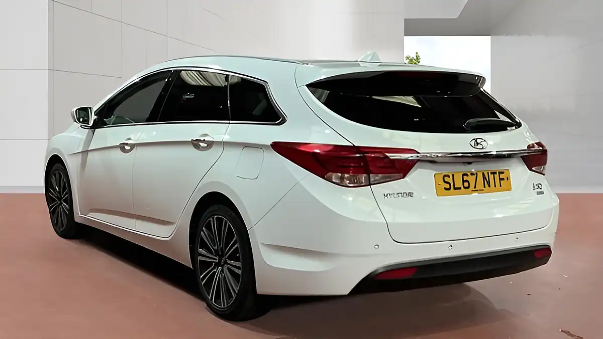 Used 2017 Hyundai I40 Tr Prem White - Interior and Exterior details 4