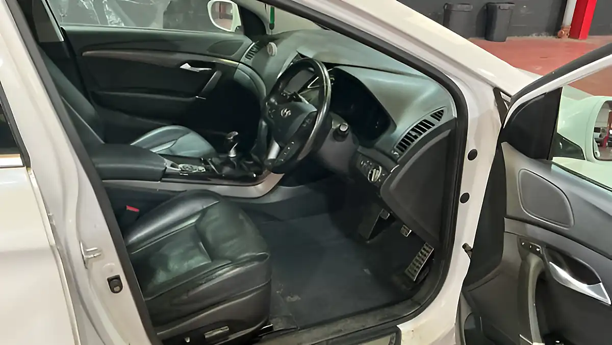 Used 2017 Hyundai I40 Tr Prem White - Interior and Exterior details 5