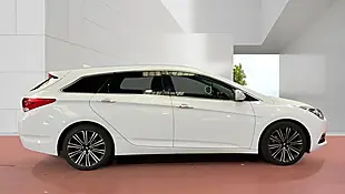 Used 2017 Hyundai I40 Tr Prem White - Interior and Exterior details 8