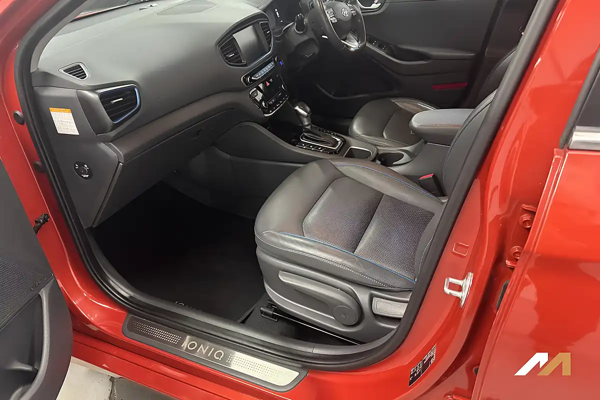 Used 2017 Hyundai Ioniq Premium Se Phoenix Orange - Interior and Exterior details 14
