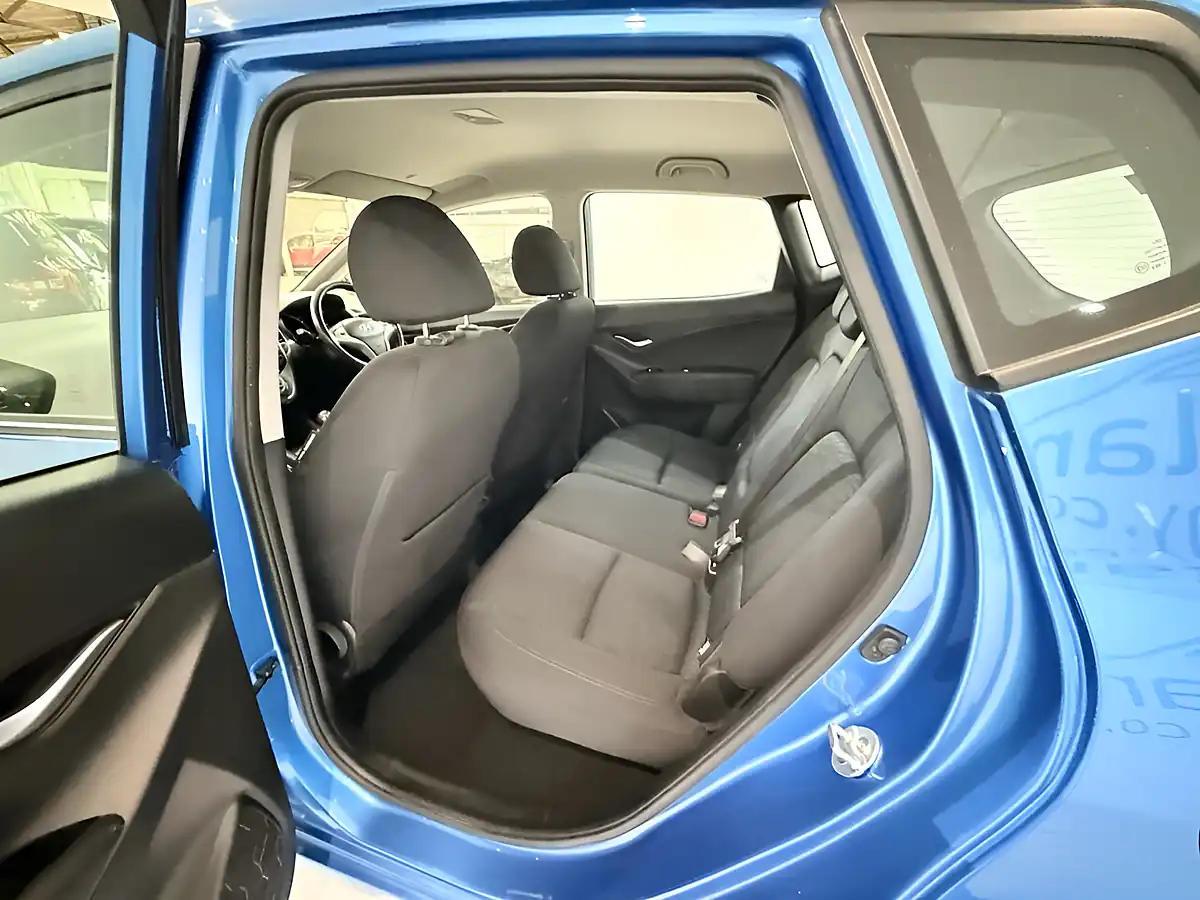 Used 2017 Hyundai Ix20 Se Blue - Interior and Exterior details 14