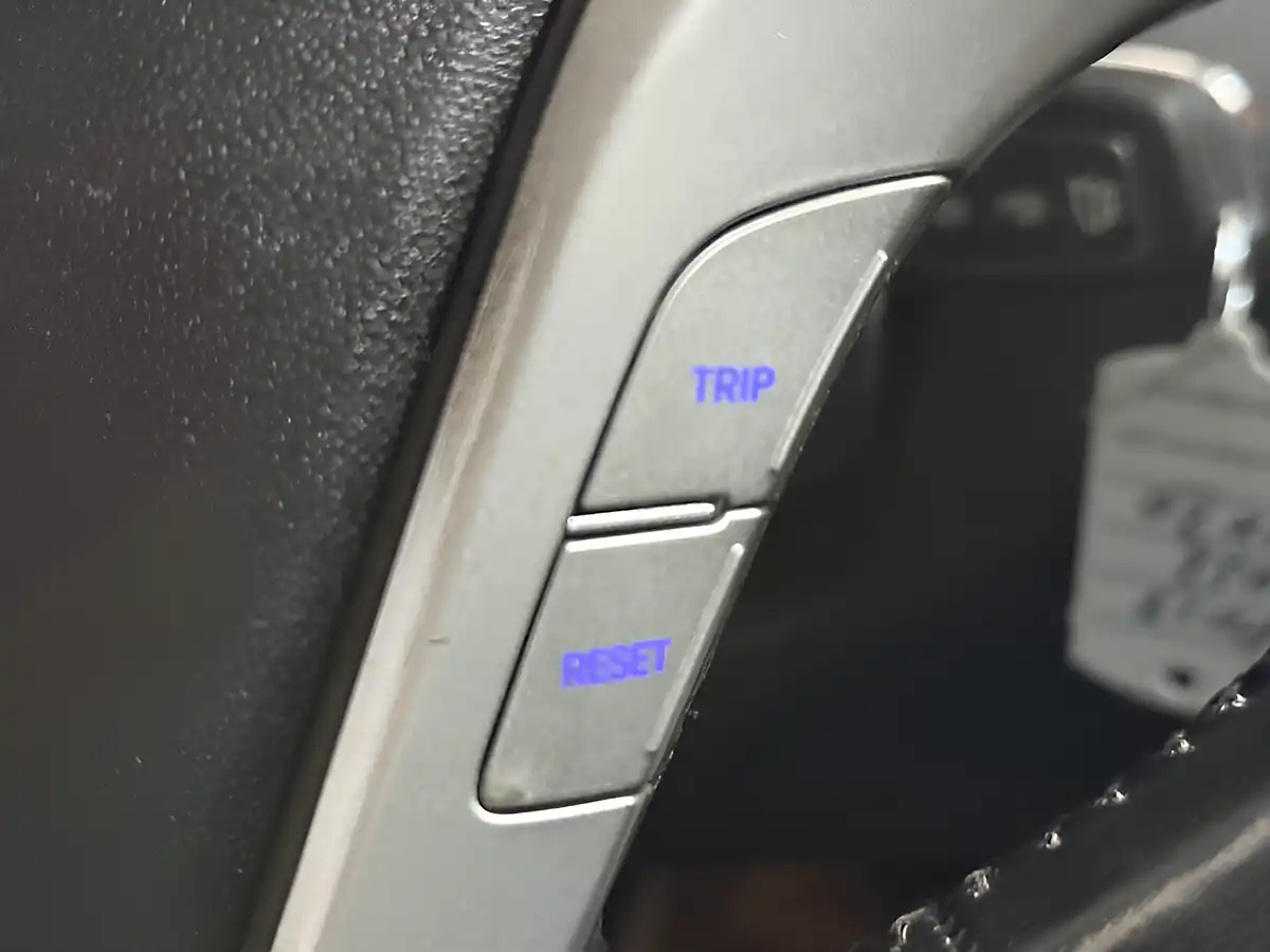 Used 2017 Hyundai Ix20 Se Blue - Interior and Exterior details 20