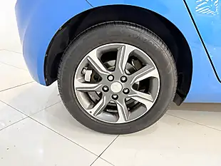 Used 2017 Hyundai Ix20 Se Blue - Interior and Exterior details 8