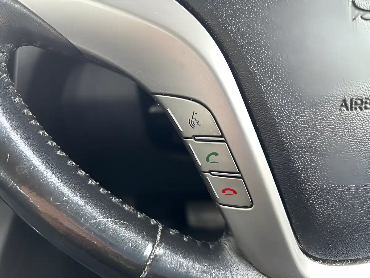 Used 2017 Hyundai Ix20 Se Blue - Interior and Exterior details 12