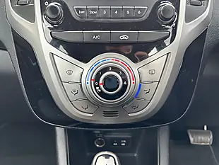 Used 2017 Hyundai Ix20 Se Blue - Interior and Exterior details 16